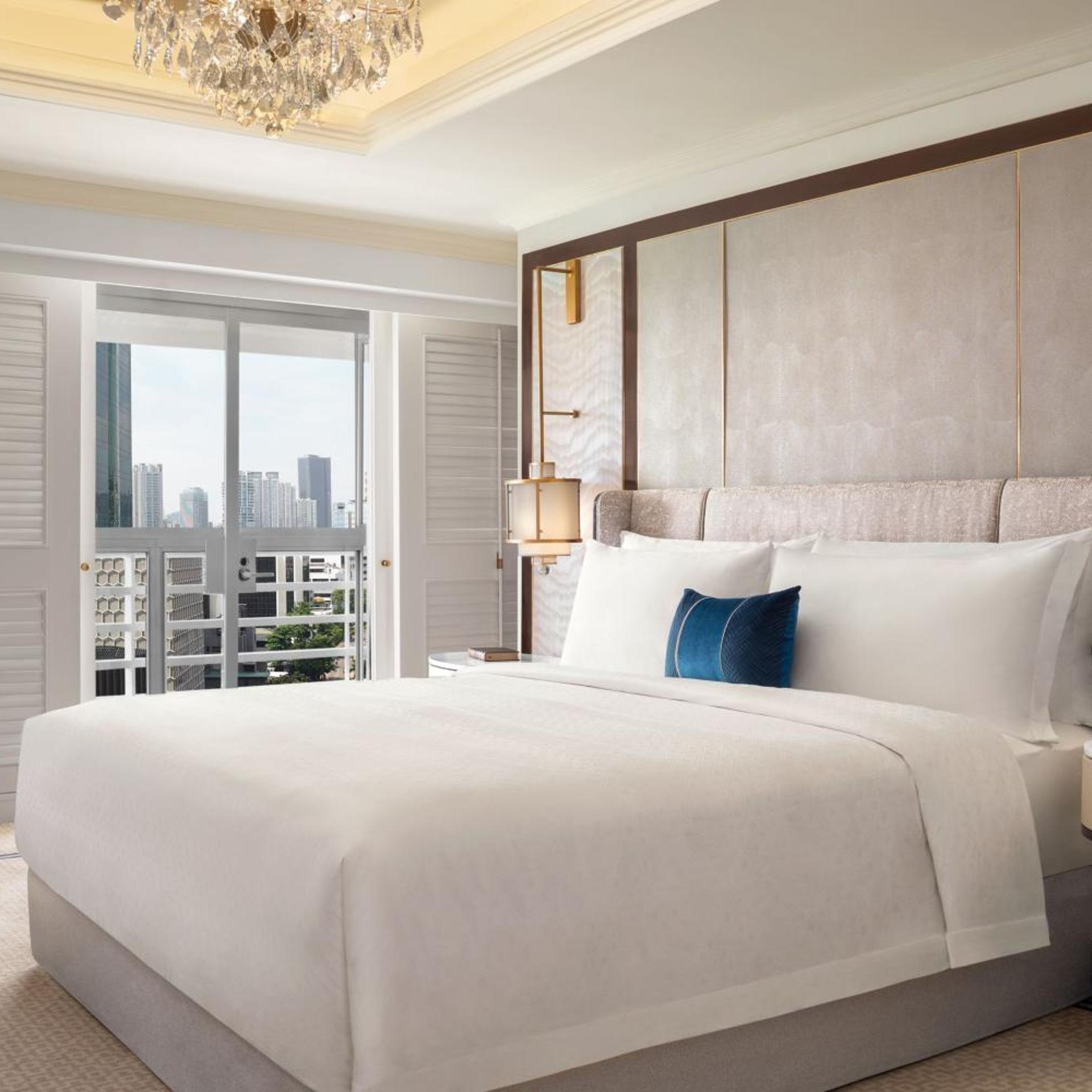 1 Bedroom, Caroline Astor, Suite, King Bed, Balcony