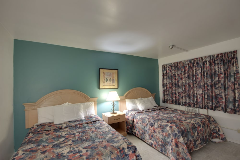 6267 Persepolis Inn 9/70