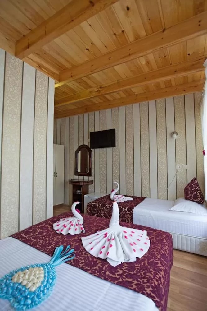 Sirkeci Emek Hotel 42/64