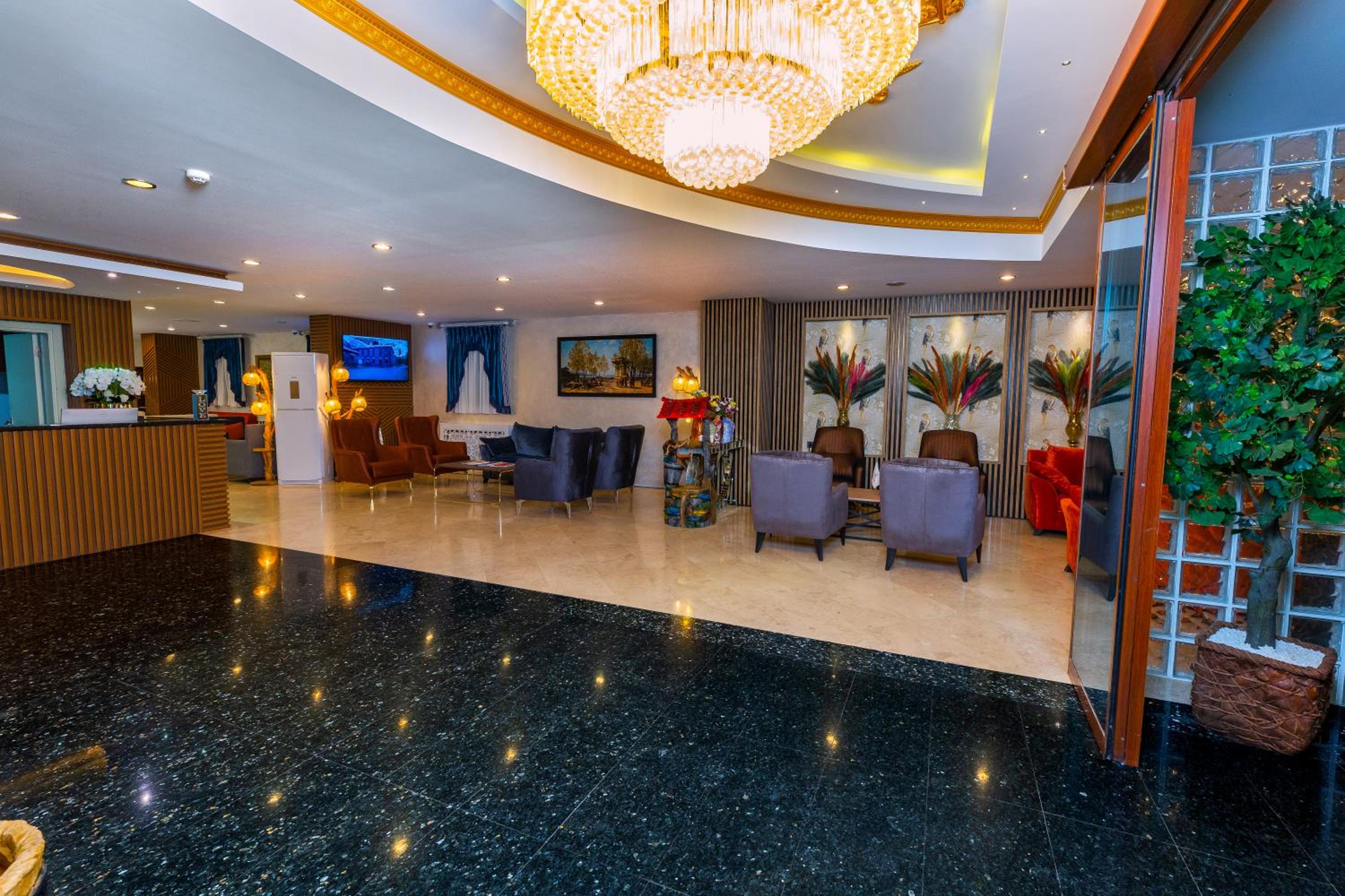 Grand Ani Hotel 7/43