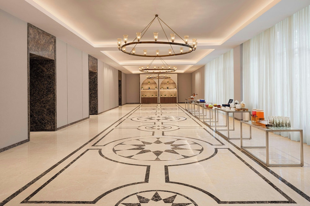 Sheraton Hyderabad Hotel 11/71