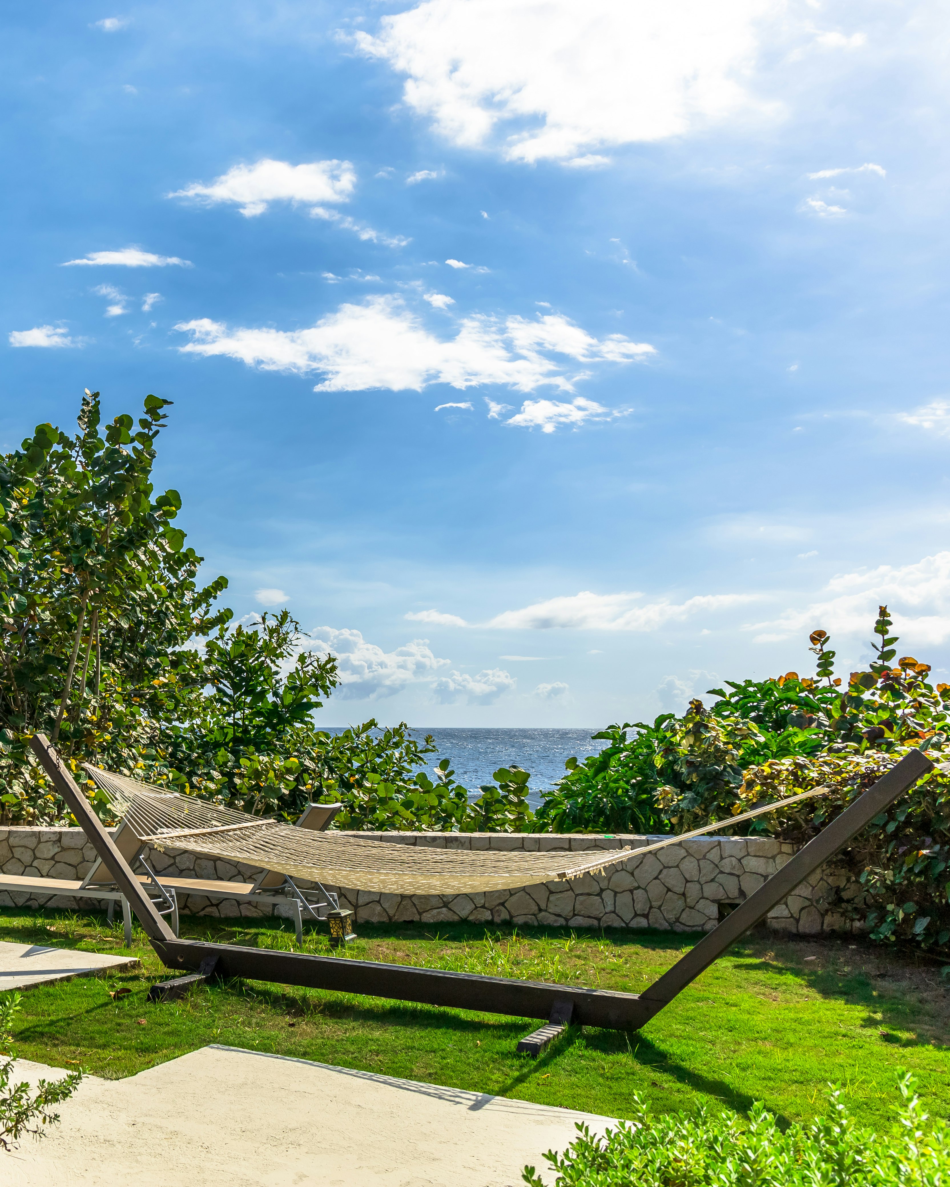The Cliff Hotel 40/50
