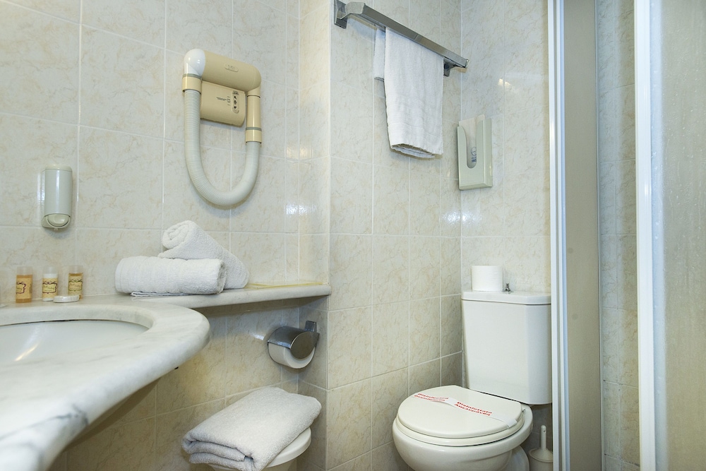 Blue Sky City Beach Hotel - Adults Only 32/33
