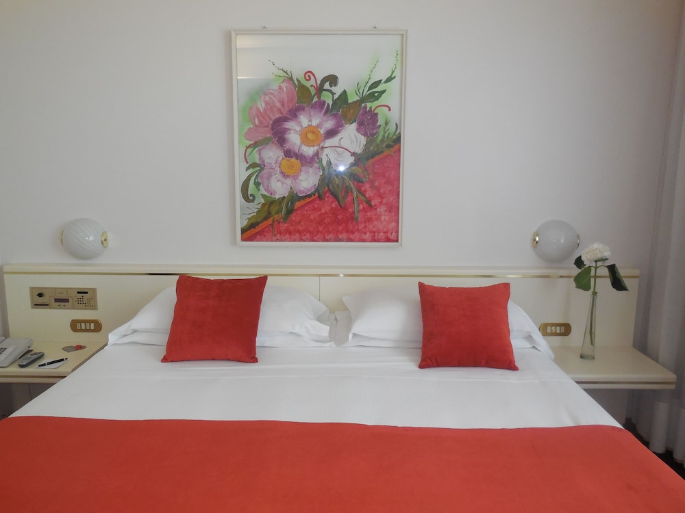 CLASSIC, DOUBLE OR TWIN BED
