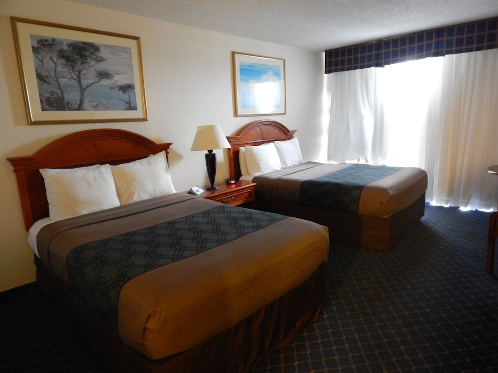North Miami Beach Gardens Inn & Suites 24/42