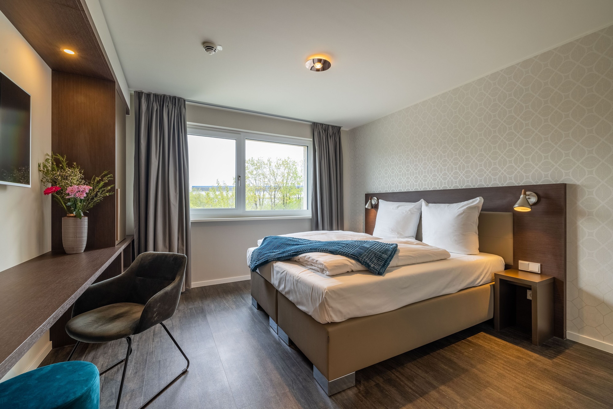 Madream, Double Bed