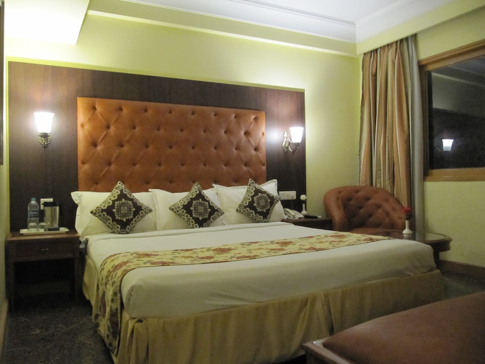 Ritz Plaza 13/50