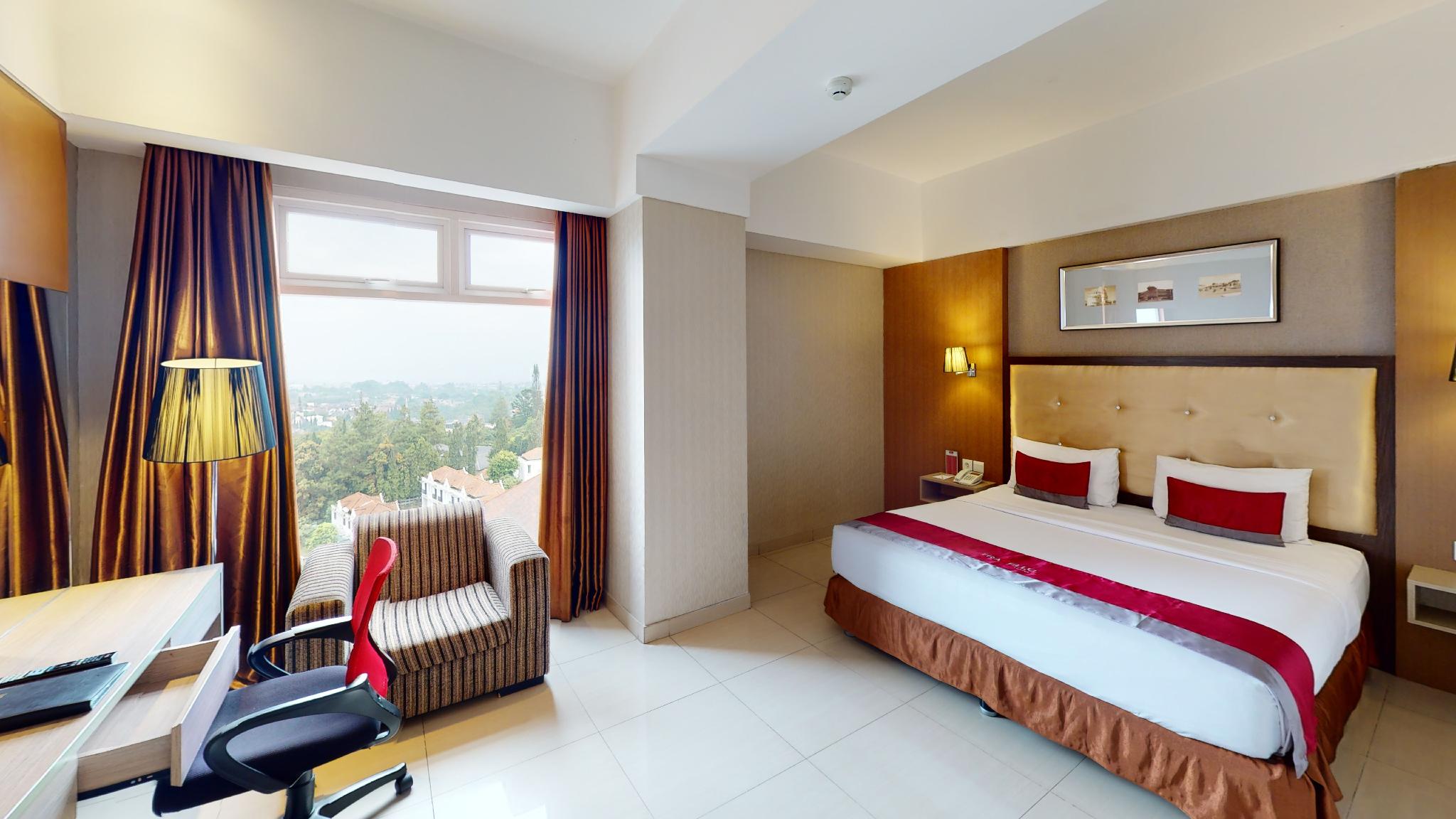 Deluxe, King Bed, Queen Bed