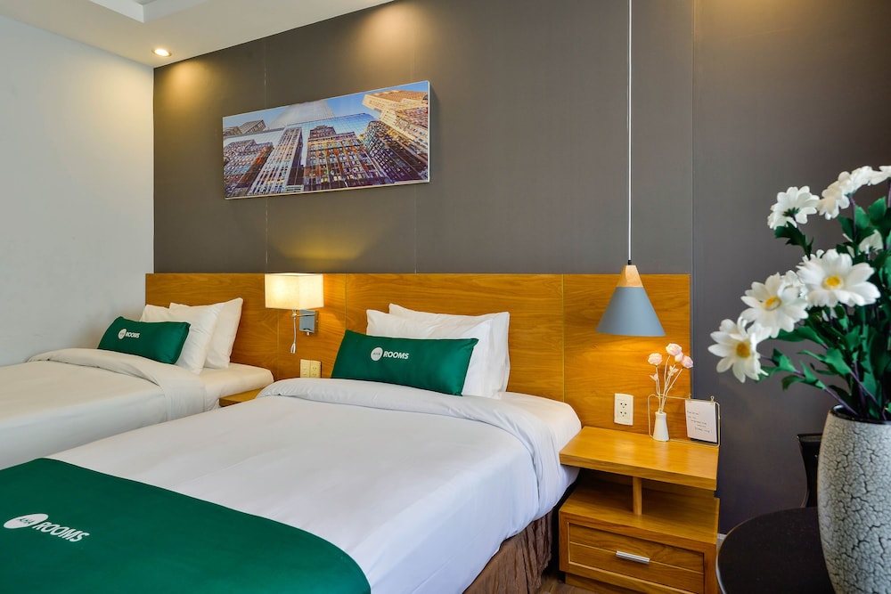 DELUXE, TWIN BEDS