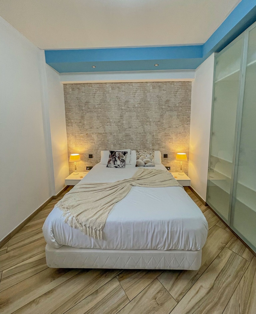 Gran Marina Suites 6/67