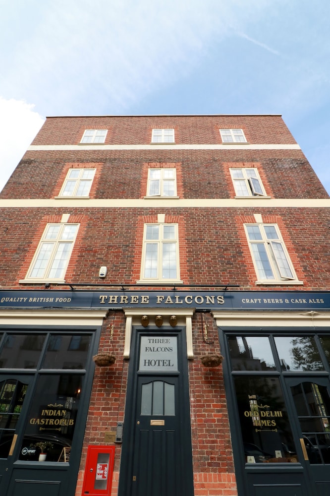 Three Falcons Hotel 3/50