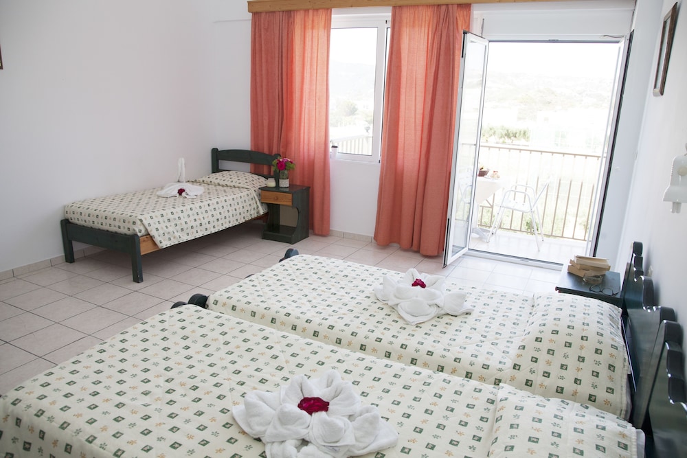 Hotel Athinoula 12/66