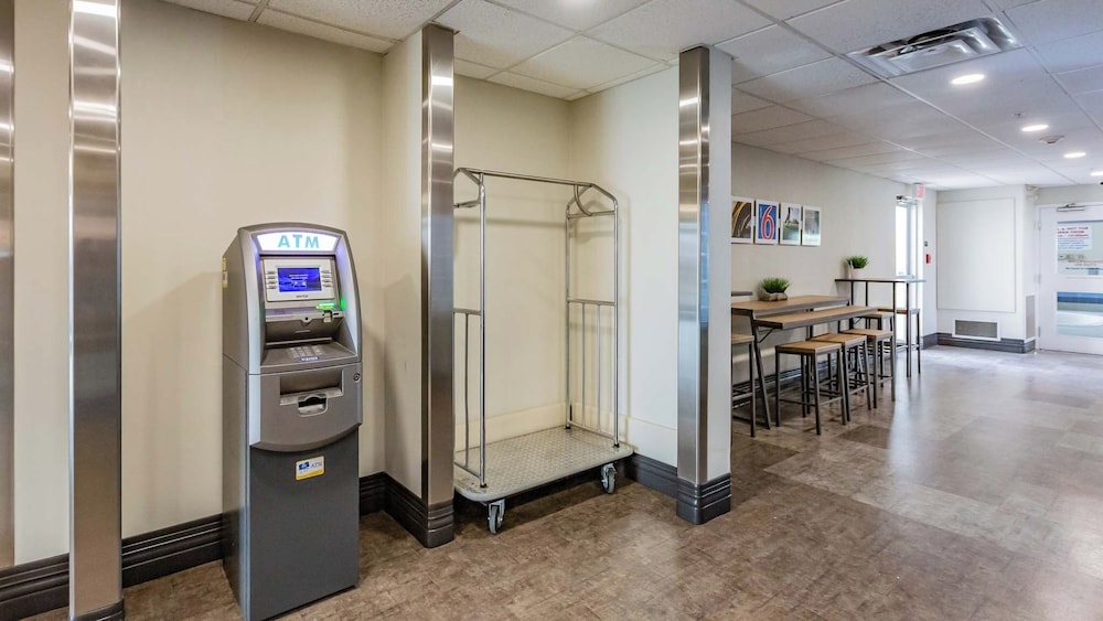 Motel6 Saskatoon, SK 36/55