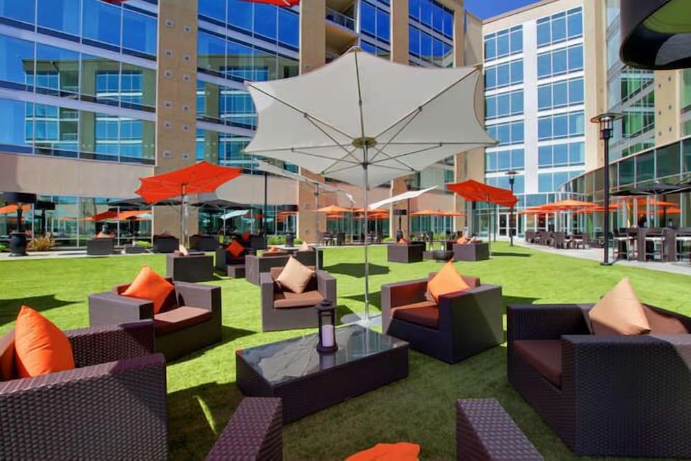 University Plaza Waterfront Hotel 48/50