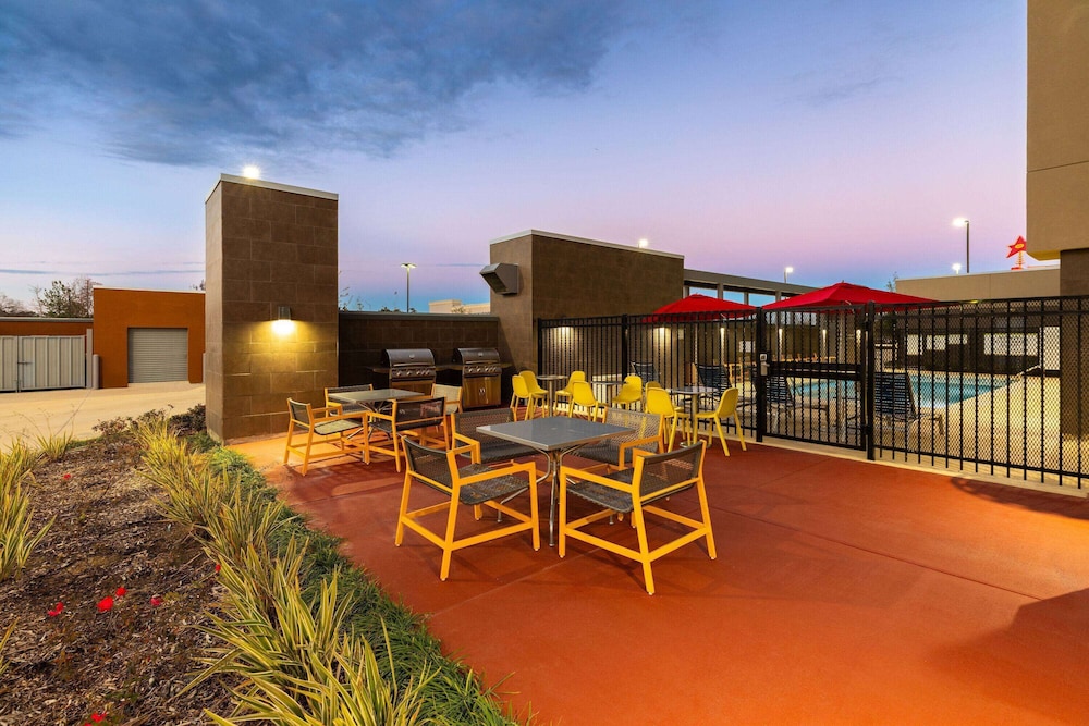 Hawthorn Suites by Wyndham Kingwood/Houston 27/30