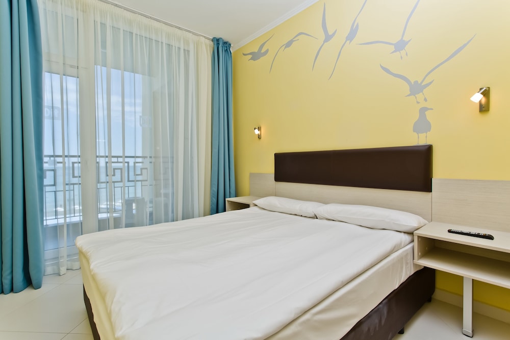 Hotel Blue Pearl Sunny Beach 24/67