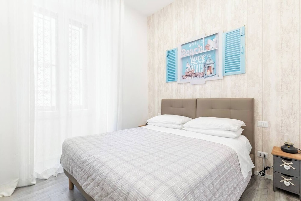 ISLAND, STANDARD, DOUBLE BED