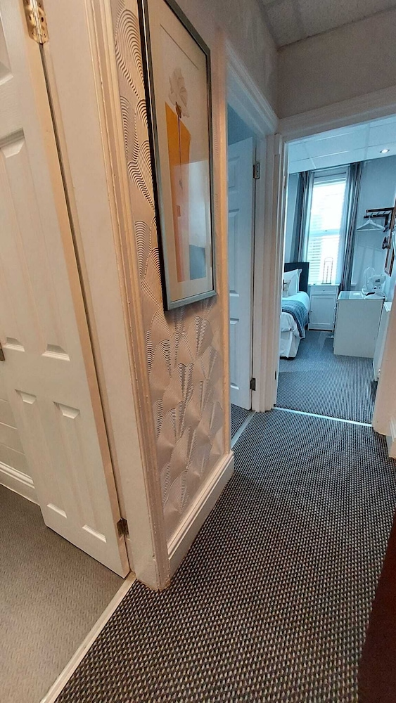 Rock Dene Hotel - Guest House 50/50