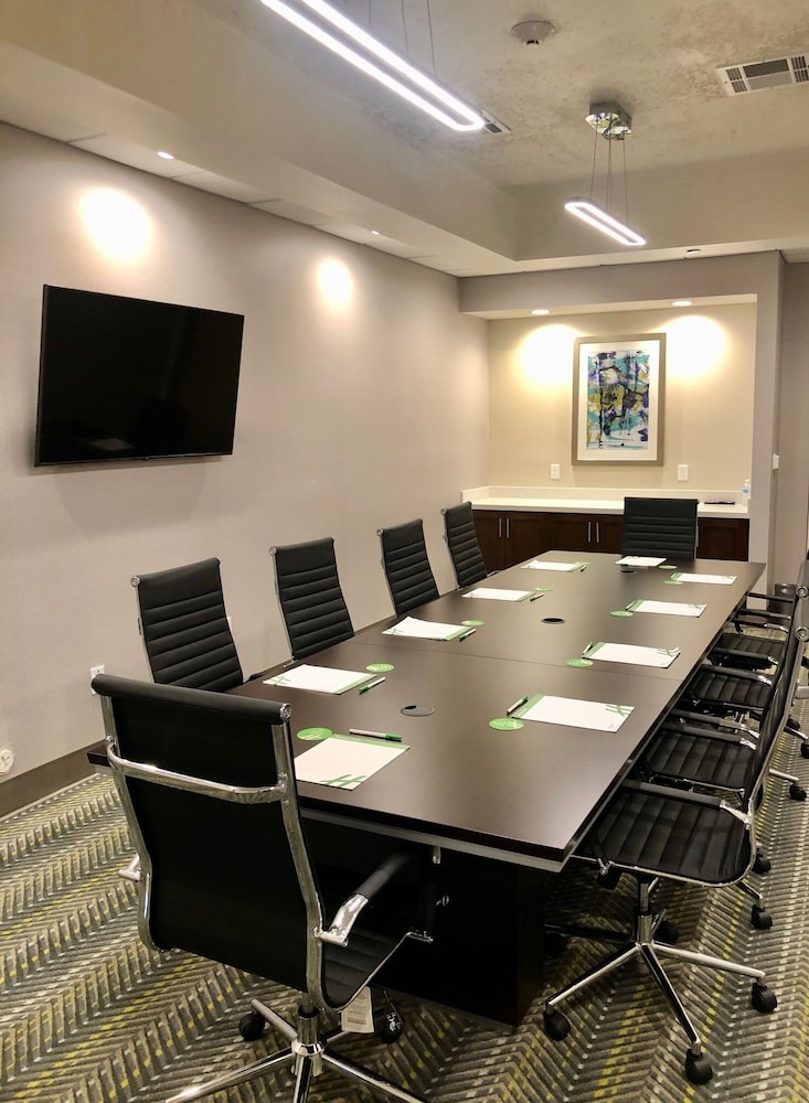 Holiday Inn & Suites Houston NW - Willowbrook 44/60