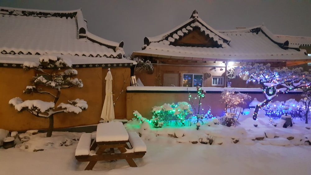 Hanok Hyeyum 8/50