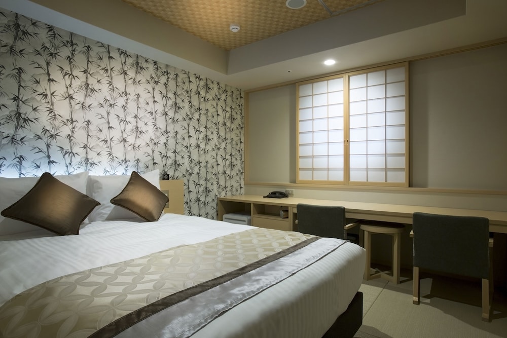 Osaka Hinode Hotel 24/72