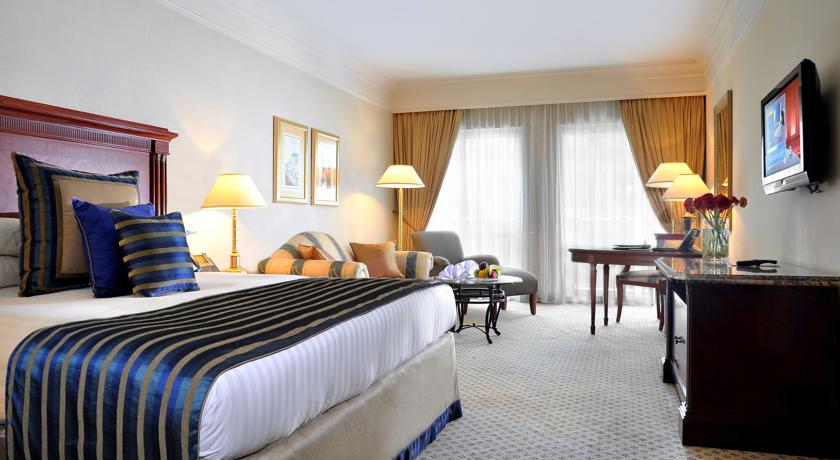 Club, Double Bed