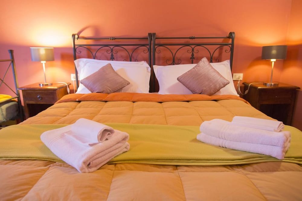 Florence Decamerone B&B 14/23