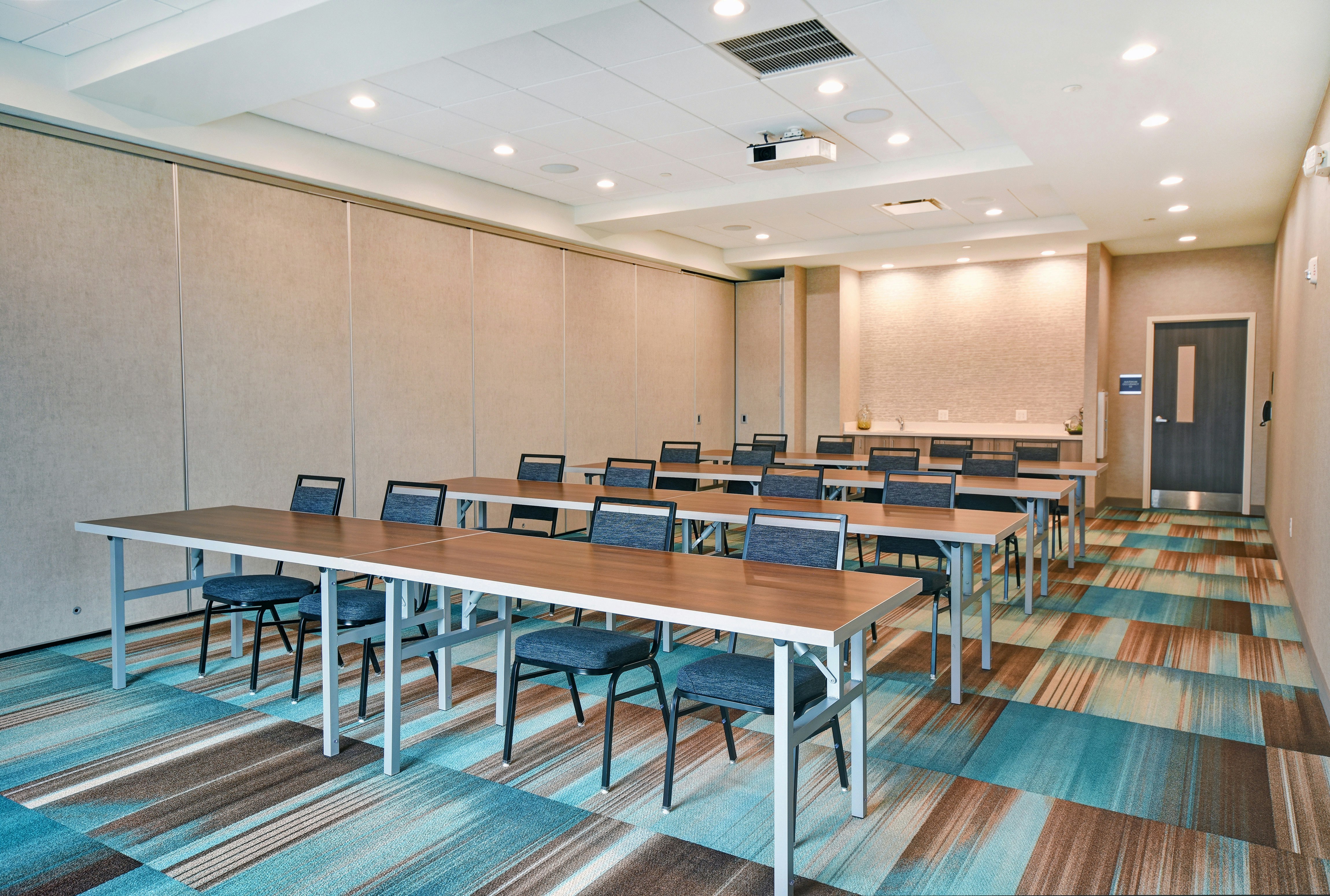 Home2 Suites By Hilton Beloit 20/22