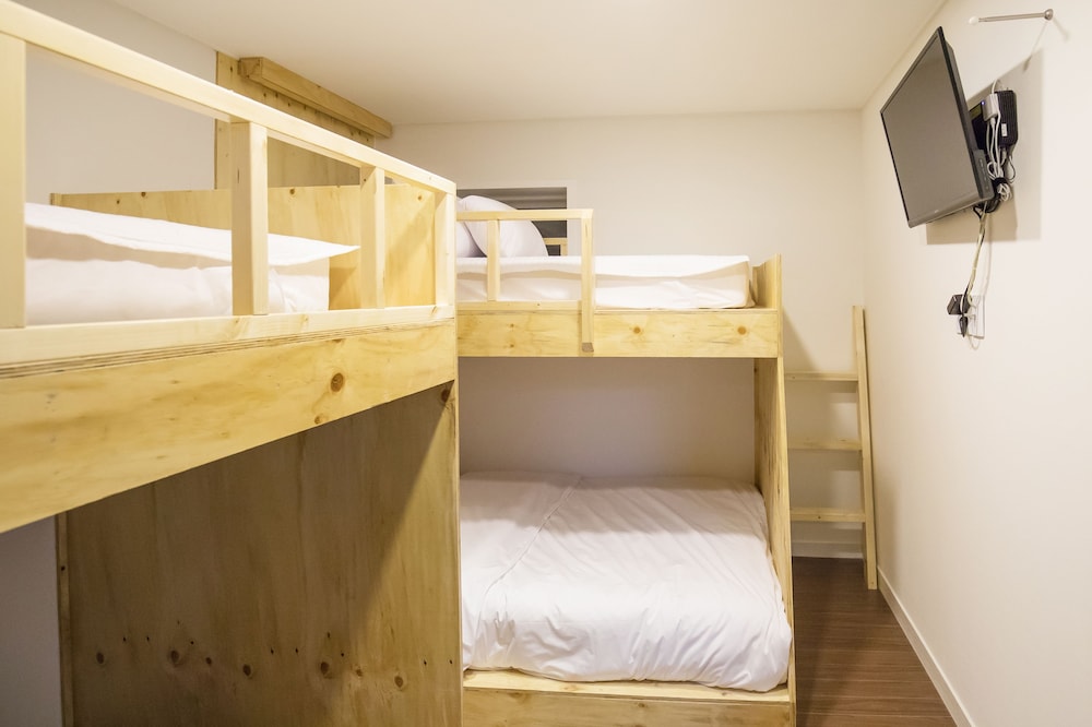 Step Inn Myeongdong 1 8/72