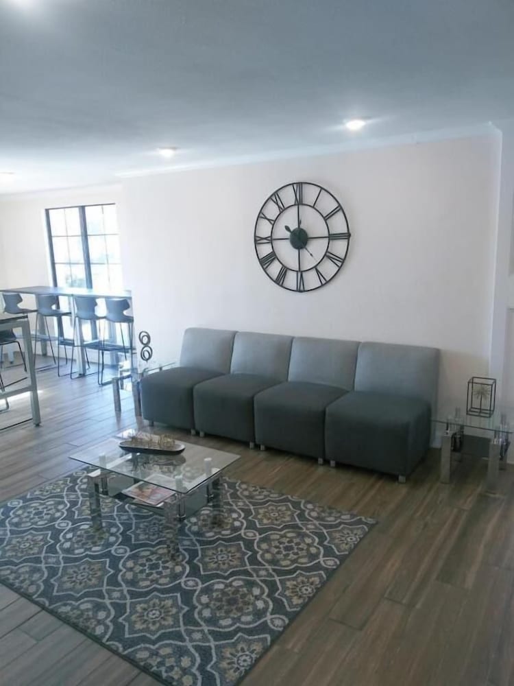 Horizon Inn & Suites 32/48