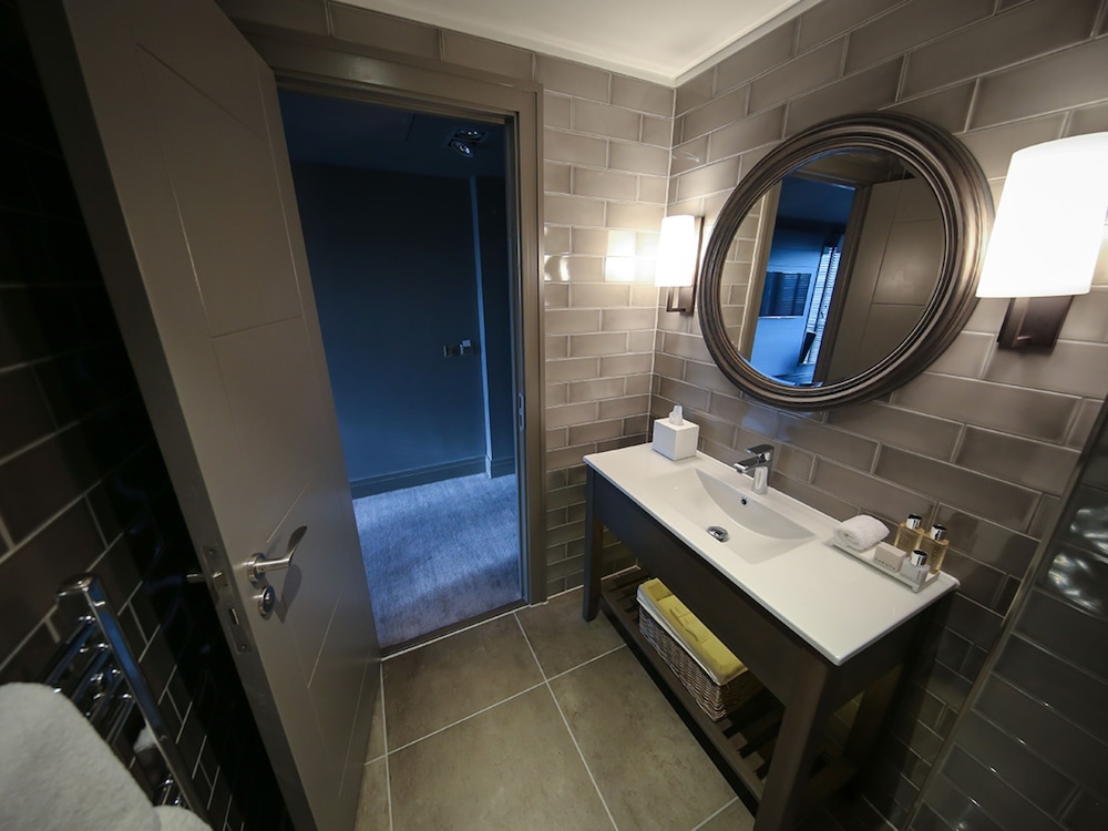 Dakota Hotel Glasgow 61/63