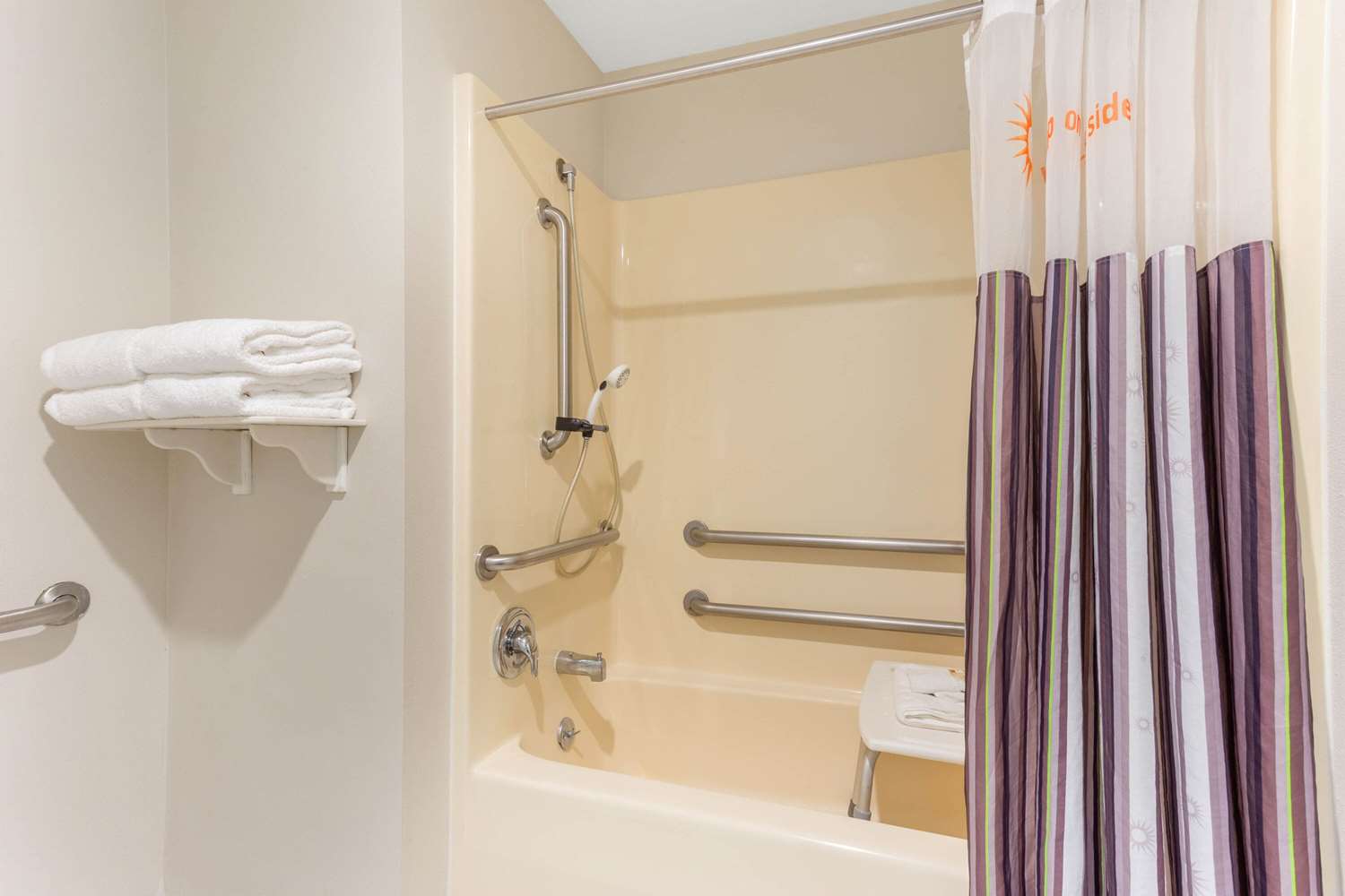 La Quinta Inn & Suites By Wyndham Chicago Gurnee 50/51