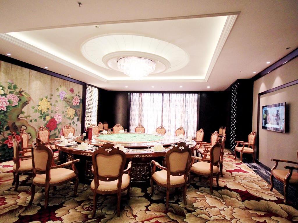 Chateau Star Sea Hotel 36/44