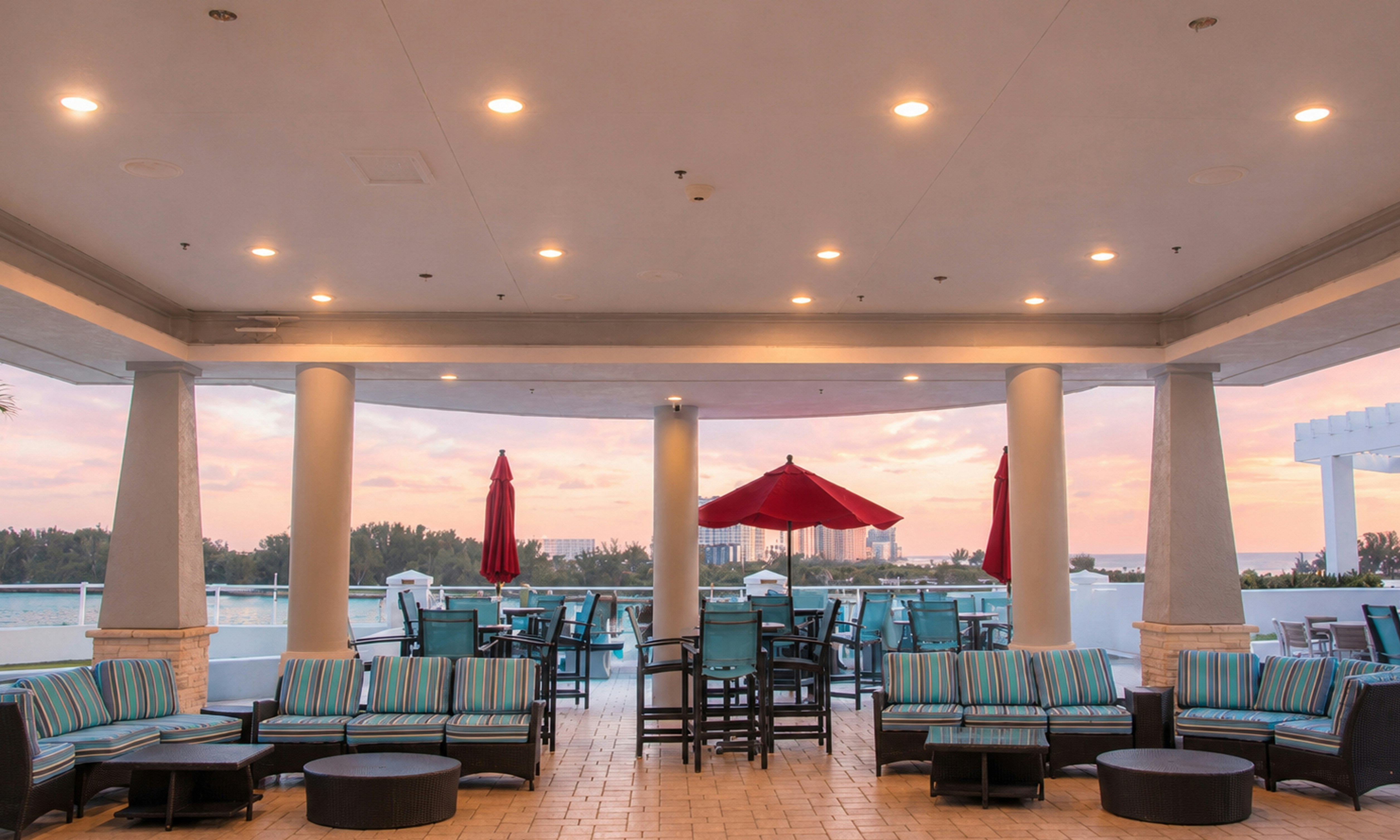 Hampton Inn and Suites by Hilton Clearwater Beach 38/83