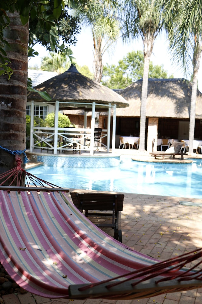 Summerview Guest Lodge 44/47