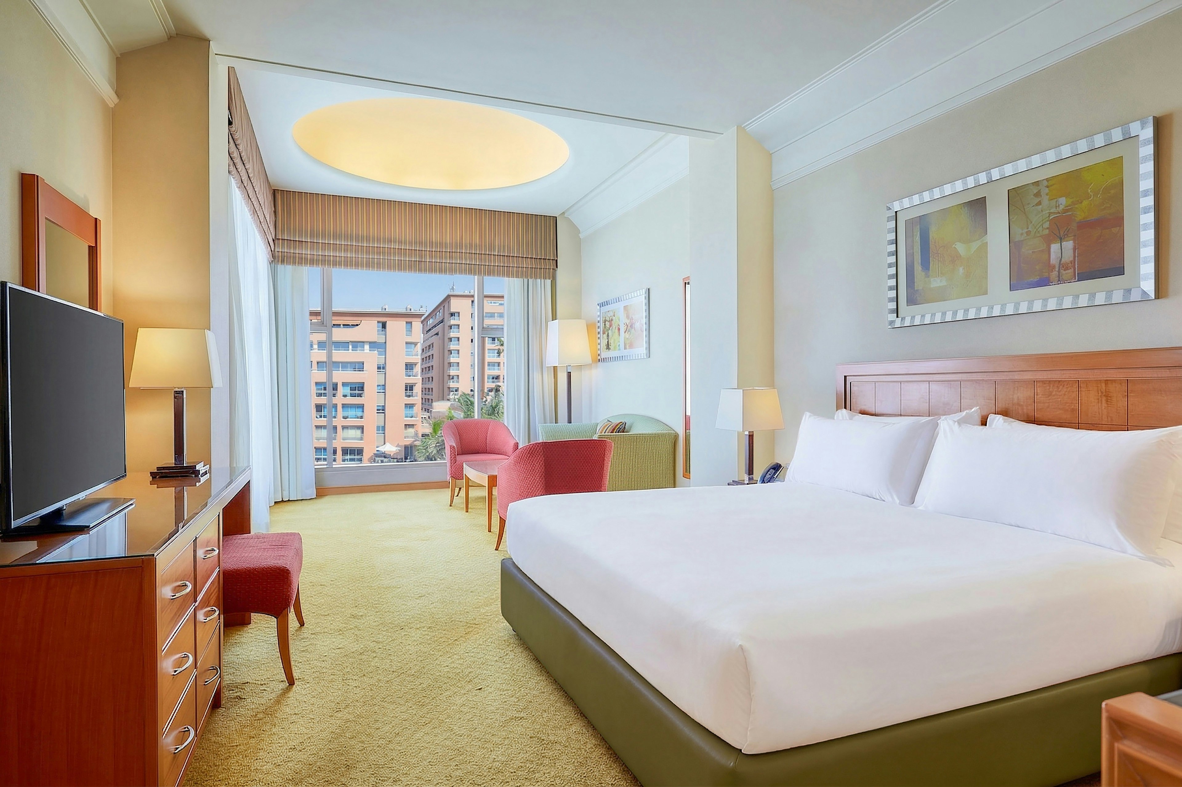 جناح بغرفة نوم واحدة مفردة بسرير كينج مع أريكة للمدخنين، Holiday Inn Cairo City Stars 2/3