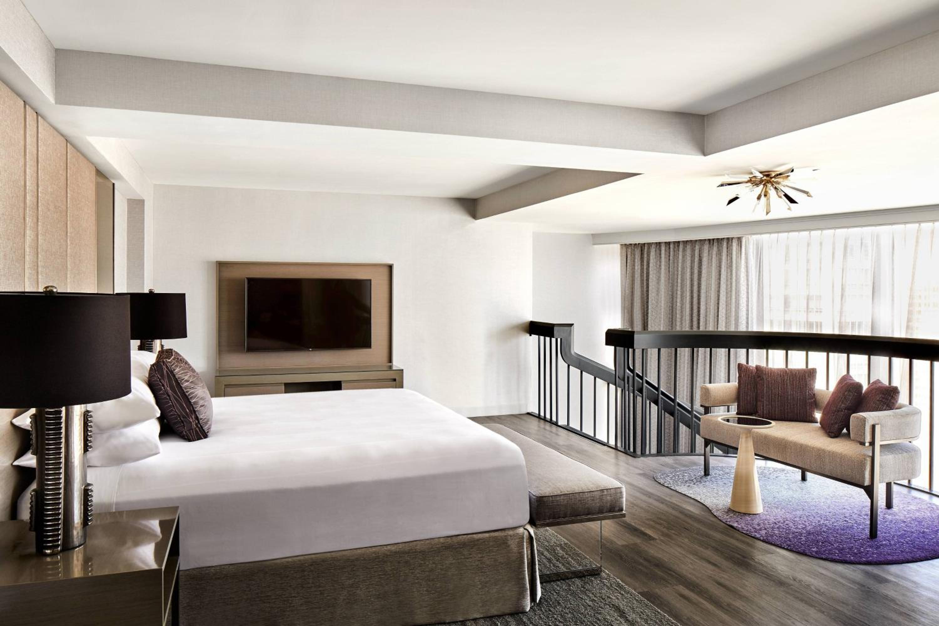 Bi Level, Loft, Suite, King Bed