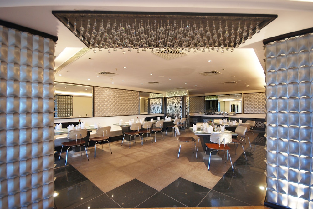 MAYFAIR Convention 22/37