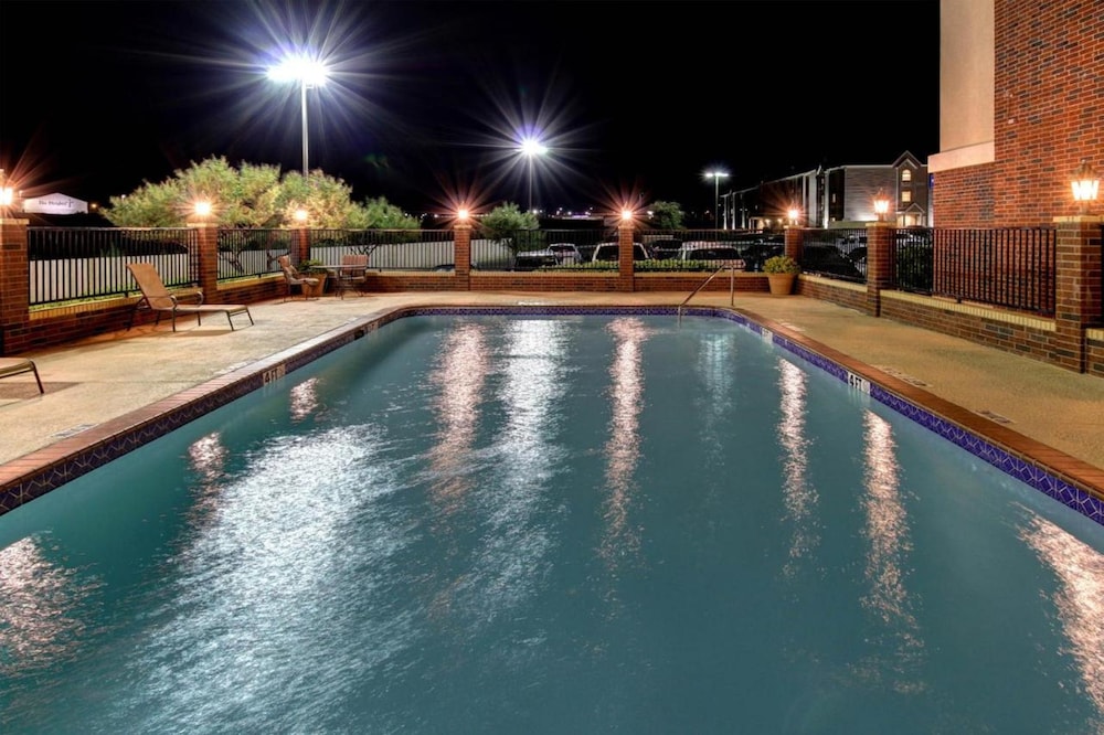 Holiday Inn Express Hotel Suites San Angelo 3/58