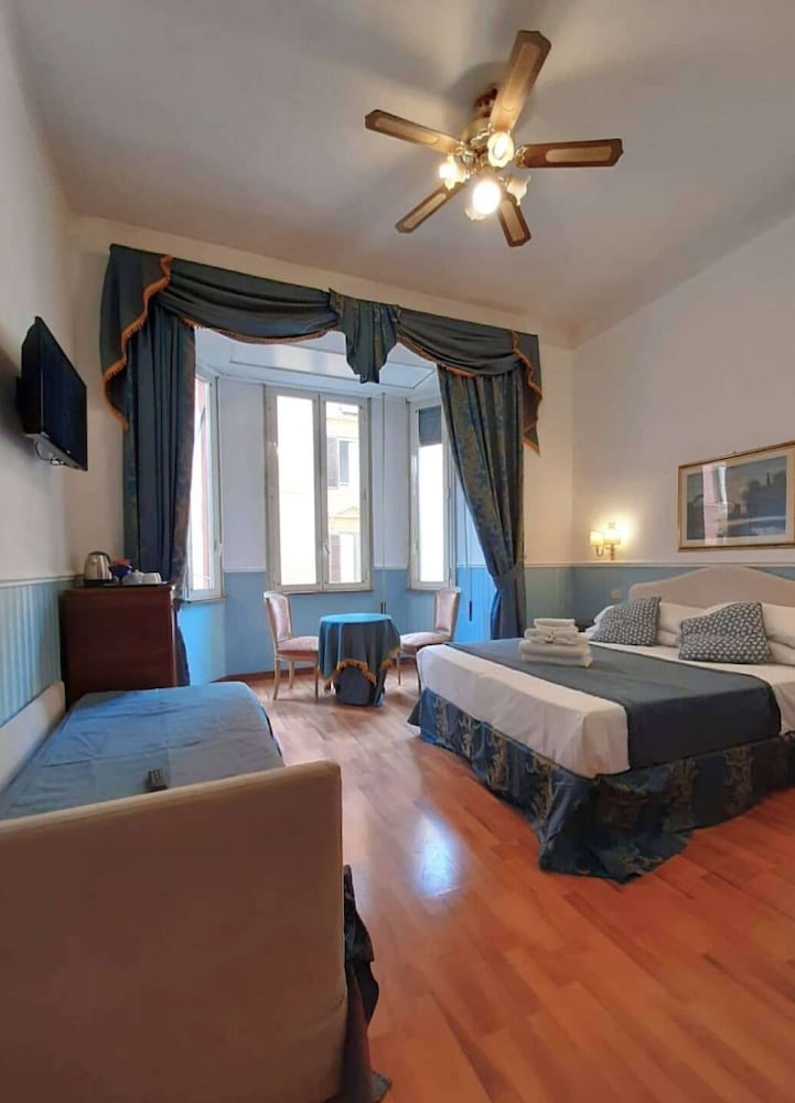 Hotel Porta Pia 5/49