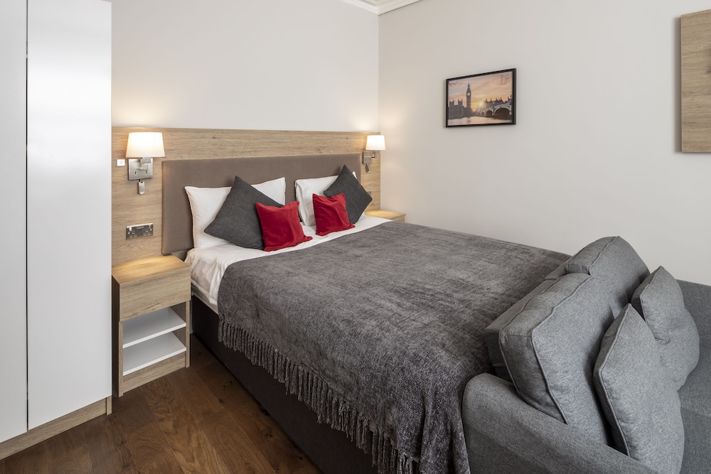 Notting Hill House 7/61