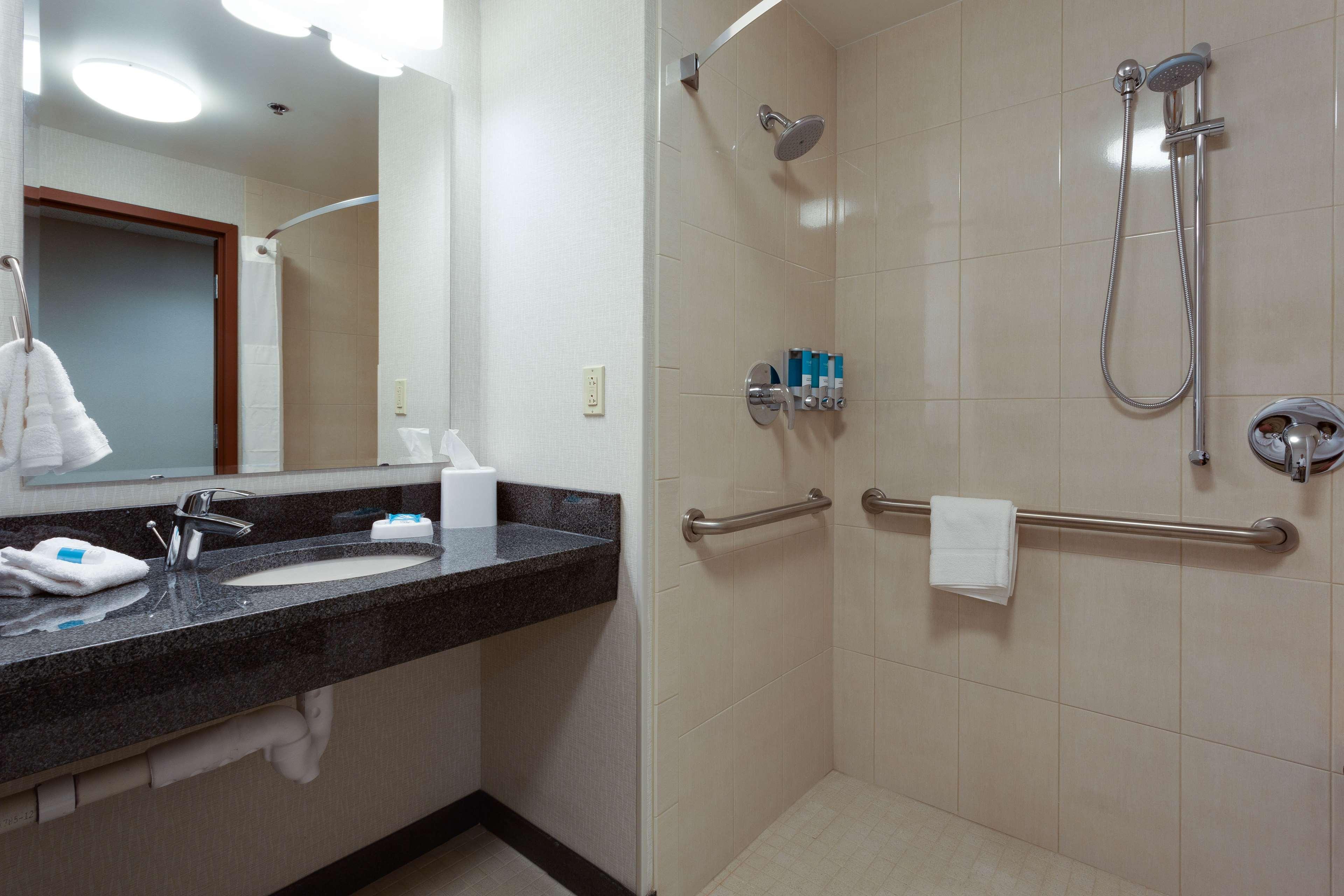 Howard Johnson Inn Columbia 49/50