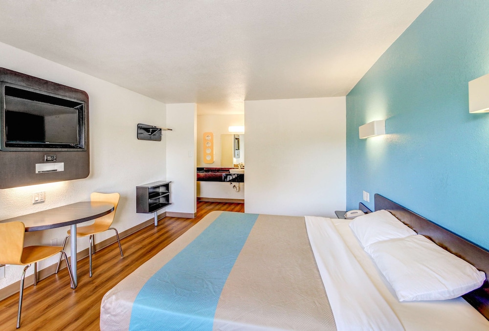 STANDARD, KING BED