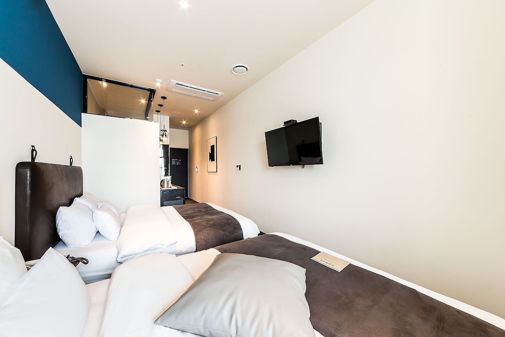 Avenue, Ocean, 2 Double Beds 2/4