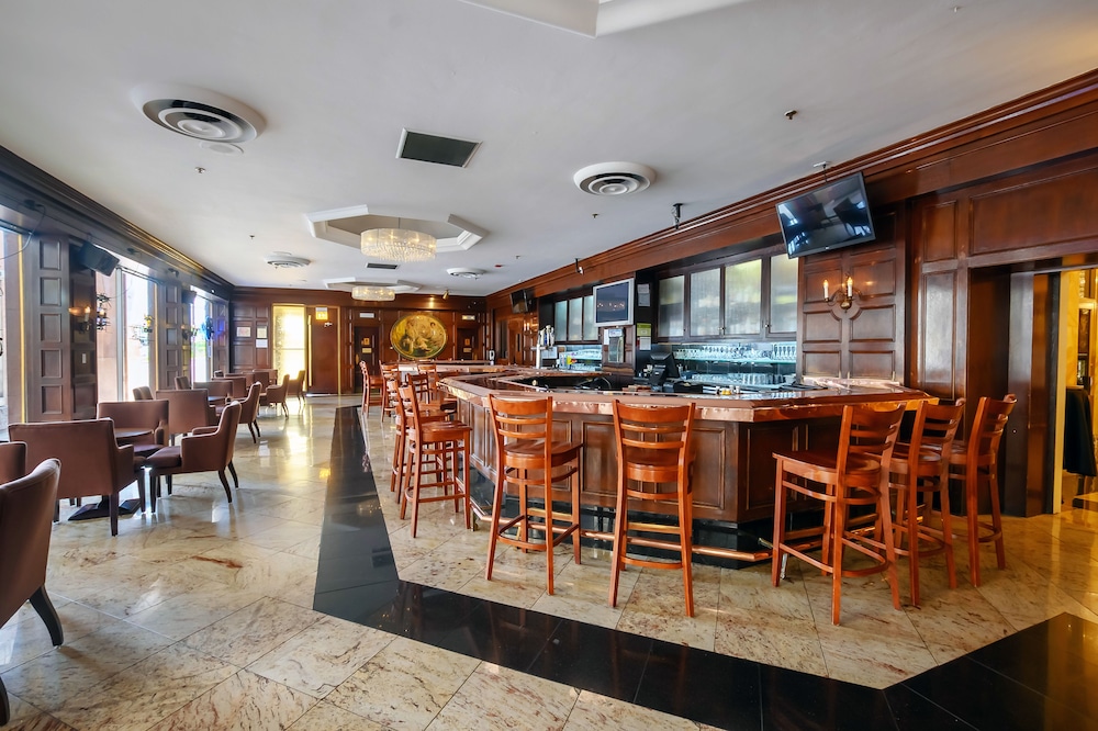 The Congress Plaza Hotel 34/50