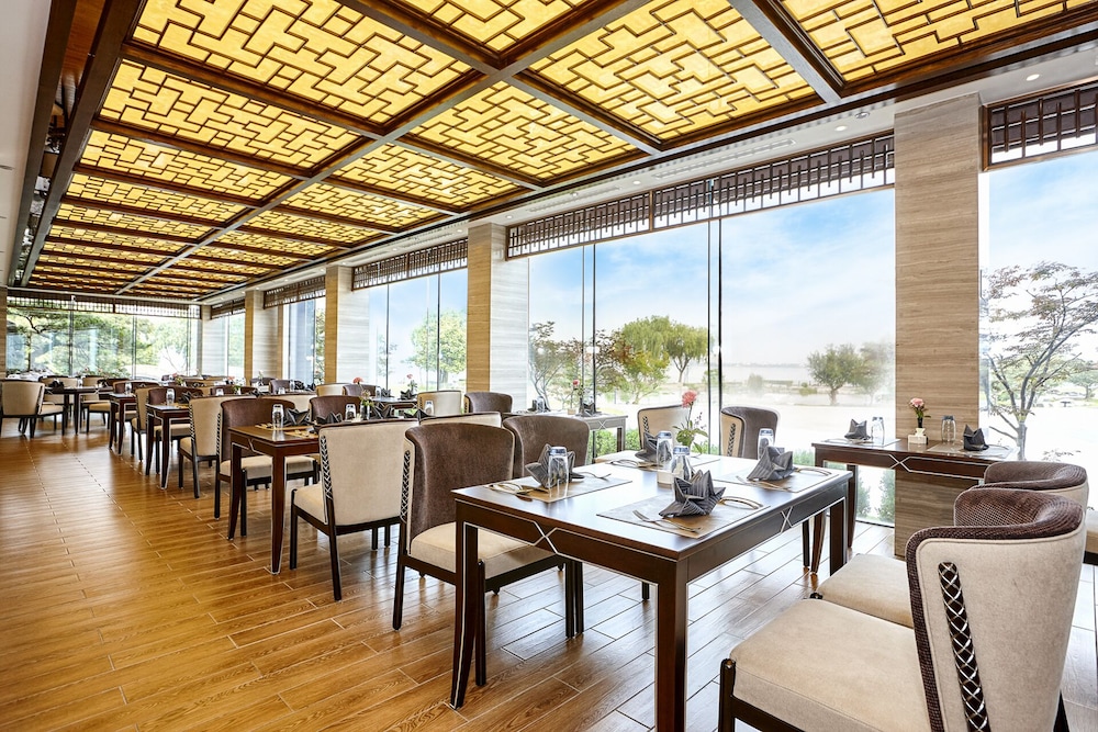 Tongli Lakeview Hotel 63/76