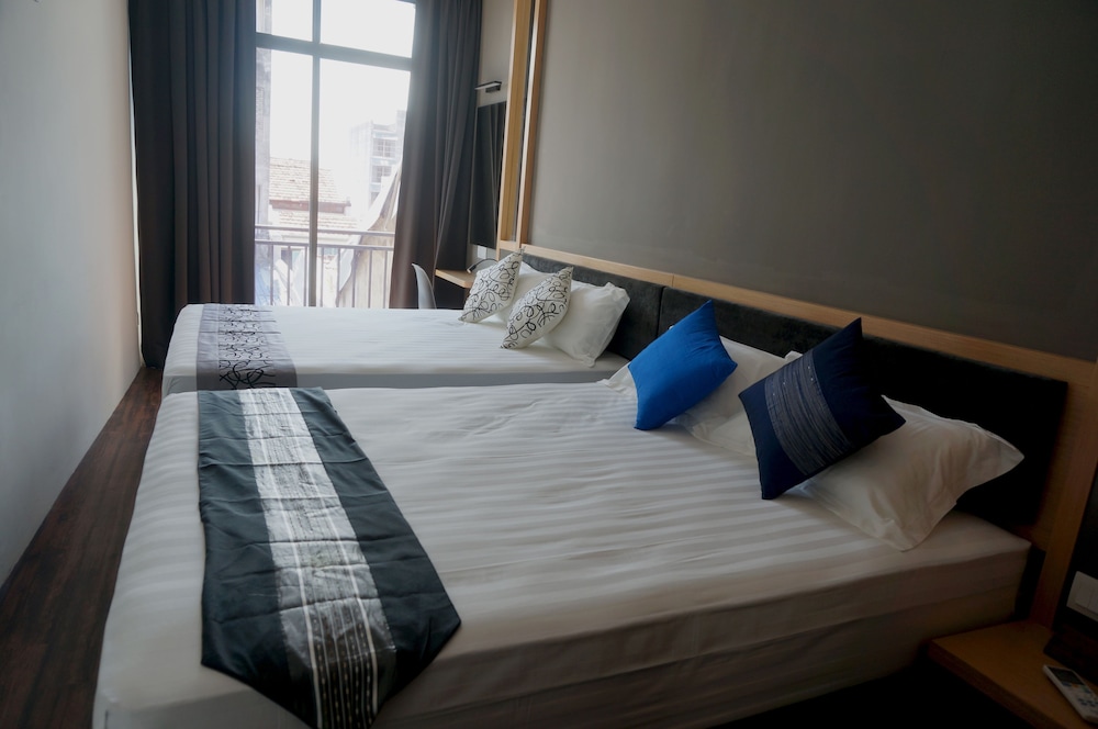 B Street Hotel 19/52