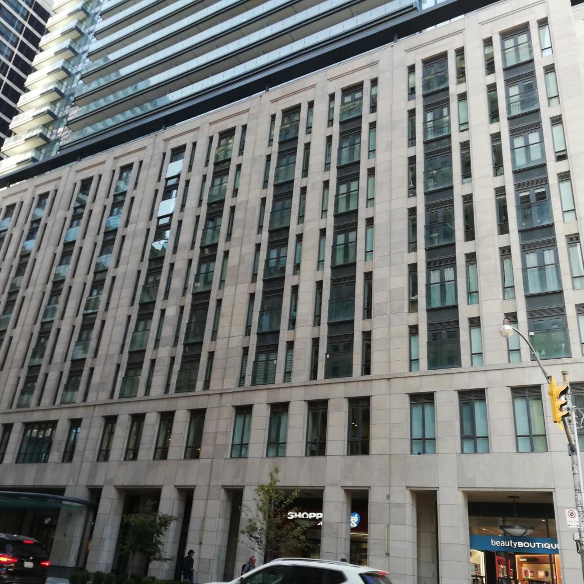 Stylish Downtown Toronto Residential Hotel 2/50