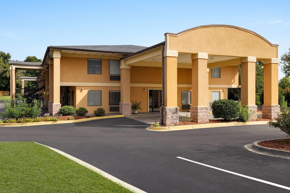 Days Inn By Wyndham North Columbia Ft Jackson 43/50