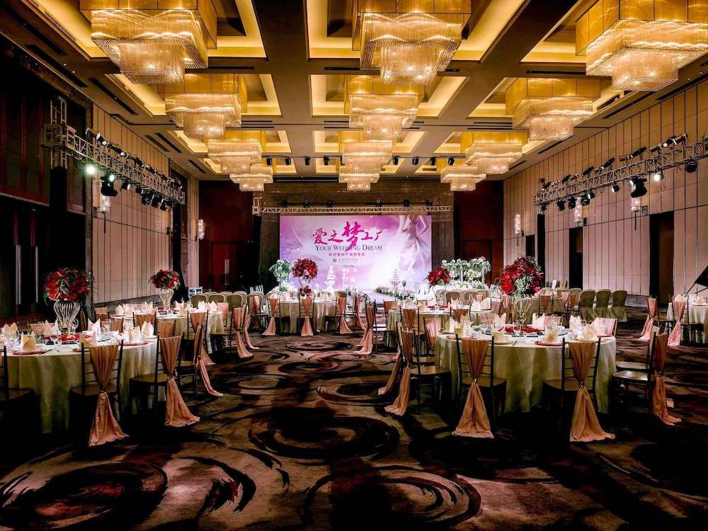 Pullman Oceanview Sanya Bay Resort and Spa 64/76
